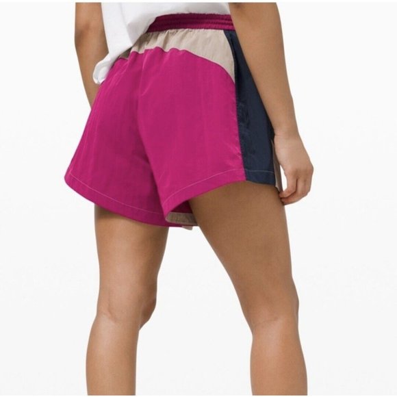 Women's Lululemon Evergreen Short Ripened Raspberry / Cafe Au Lait / Navy Size 8 - Picture 2 of 11
